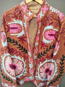 เสื้อแจ็คเก็ตผู้หญิงปักลายดอกไม้ประณีต แรงบันดาลใจจากงานฝีมือแบบแคชเมียร์ สไตล์ซูซานีวินเทจ เหมาะสำหรับงานปาร์ตี้ การเดินทาง และโอกาสต่างๆ - Product Image 5