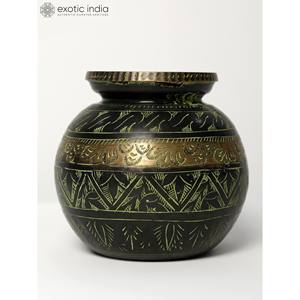 Pot en laiton vintage de 4 pouces fait à la main petit objet décoratif artisanal fabriqué en Inde - Product Image 2