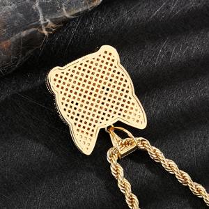 Colgante de latón con moissanita chapado en oro de 14k de alta calidad con diseño de perro, único y elegante. - Product Image 3