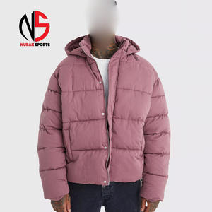 Chaqueta Acolchada de Nailon con Logotipo Personalizado, Estilo Boxy, Resistente al Viento, Cálida para Invierno, con 2 Bolsillos Laterales para Hombre - Product Image 1