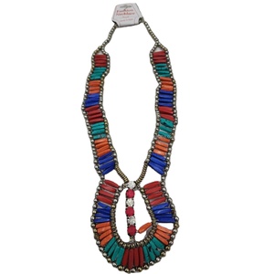 Collier en résine artisanale pour accessoires de mode élégants, chaîne à breloques en résine de qualité supérieure aux couleurs et motifs vibrants pour femmes - Product Image 1