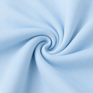 Blouson de sport bleu clair pour homme avec empiècements blancs, col montant, fermeture éclair, respirant, en polyester tricoté, coupe ajustée - Product Image 3