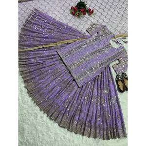 Conjunto de Lehenga y Dupatta de Chifón de Diseño para Fiesta con Bordado Elegante en la Parte Superior - Product Image 3