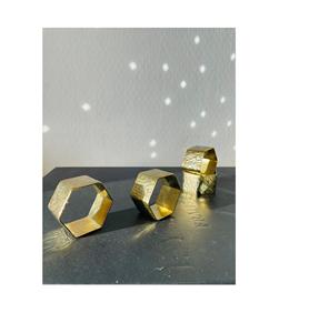 Anneau de serviette en métal d'inspiration industrielle, idéal pour la décoration de table moderne, le style loft et les intérieurs urbains. - Product Image 1