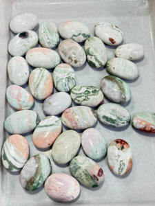 Piedra de Jaspe Unicornio, Piedra de Cristal Natural Pulida a Mano, Piedra de Bolsillo de Cristal Curativo, Regalo Decorativo - Product Image 2