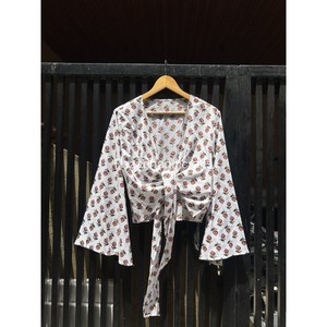 Chemisier en mousseline blanc à imprimé fruits pour femme, coupe ample, col en V, manches kimono, idéal printemps-été - Product Image 3