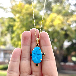 Collar con colgante de estrella celestial tallada en piedra turquesa azul con detalles de circonita cúbica negra, chapado en oro de 18k sobre latón, joyería llamativa. - Product Image 3