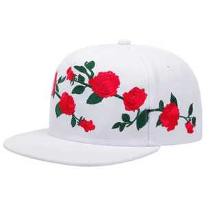 Casquette snapback unisexe noire brodée de fleurs, style streetwear, en coton, motif roses rouges, décontractée, pour le printemps et l'été - Product Image 2