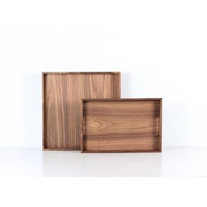 Plateau de rangement en bois rectangulaire au design minimaliste, finition vernie, pour organiser la table et une utilisation multifonctionnelle - Product Image 1