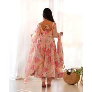 TISSU IMPRIMÉ MULTI-FLORAL ENTIÈREMENT FLAIR ANARKALI, AVEC DUPPTA SET,PENT PRÊT À PORTER DKB-265- - Product Image 6