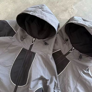 Conjunto de Chaqueta y Pantalones Deportivos Personalizados para Invierno, con Capucha, Ligeros, con Diseño de Parches, Cortavientos, de Poliéster y Nailon, para Senderismo y Actividades al Aire Libre - Product Image 4