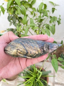 Escultura de Pez Koi de Labradorita Brillante |   Decoración Feng Shui de Piedras Preciosas Talladas a Mano para Coleccionistas y Exhibición en Interiores - Product Image 1