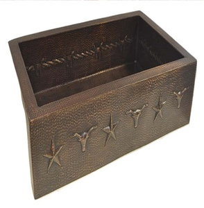 Évier carré compact en cuivre avec un motif floral et végétal sculpté en continu, encadrant la bande centrale, à prix de gros - Product Image 4