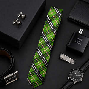 Corbata de Lujo Ecológica con Diseño a Cuadros Verdes para Hombre |   Tela Jacquard de Poliéster de Alta Calidad, Tejida a Medida, para Bodas y Eventos Empresariales - Product Image 3