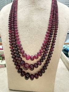 Collier de perles rondes en rubellite naturelle, trois rangs, pierres précieuses de haute qualité, pierres de guérison, INDIAN GEM STORE Rajasthan - Product Image 2