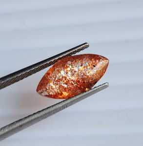 Magnifiques pierres précieuses naturelles de qualité AAA+ en pierre de soleil, en forme de confettis, pour la création de bijoux, à prix de gros, toutes formes et tailles disponibles. - Product Image 2