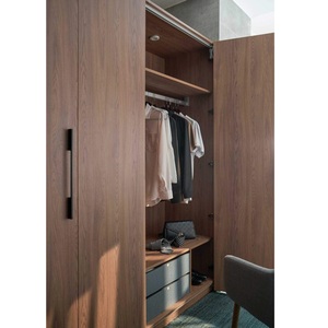 Sistema de Almacenamiento Abierto CANA de Tablero de Partículas Contemporáneo, Directo de Fábrica, Armario Moderno Tipo Vestidor, Muebles Personalizados para Casa o Villa - Product Image 1