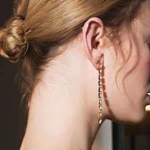 Boucles d'oreilles pendantes en or 14K avec diamants de laboratoire taille baguette, serties clos, 72mm de long, style lariat linéaire, paires, 10k 18k, vente en gros - Product Image 6