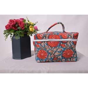 Sac de maquillage portable à fermeture éclair de grande capacité en coton floral fait main, organiseur de maquillage, pochette de rangement de voyage pour femmes - Product Image 2