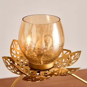 Porte-bougie en verre et métal de haute qualité, idéal comme cadeau attentionné pour les fêtes ou l'inauguration d'une maison. - Product Image 5