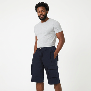 Pantalones cortos Bermuda azul marino para hombre, de cintura media, estilo workwear de lona con múltiples bolsillos y cierre de botón. - Product Image 4