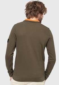 เสื้อสเวตเตอร์คอร์ดูรอยสีเขียวมะกอกสำหรับผู้ชาย ทรงปกติ ผ้าไม่ยับ ใส่ได้ในฤดูหนาว สวมใส่สบาย คอทรงกลม โลโก้ที่แขนซ้าย - Product Image 2
