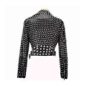 Veste noire pour femmes, faite à la main, multi-cloutée, à manches longues, en cuir de vachette, style punk, avec rivets. - Product Image 2