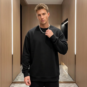 เสื้อสเวตเตอร์คอกลมแขนยาวสีดำทรงปกติสำหรับผู้ชาย ผ้าฝ้ายฟลีซ 100% สีพื้นลำลอง ถักทอเป็นมิตรกับสิ่งแวดล้อม น้ำหนัก 300 กรัม ผลิตในบังกลาเทศ - Product Image 6
