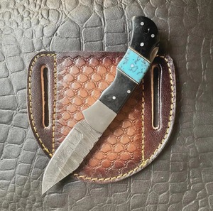 Couteau pliant utilitaire artisanal de qualité industrielle/DIY, 7,5 pouces, en acier Damas, manche en résine et corne, pointe droite à clipser - Product Image 1