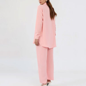 ชุดเซ็ตแฟชั่นทันสมัยสำหรับผู้หญิง เหมาะสำหรับใส่ลำลอง ผลิตจากผ้าที่ใส่สบายและระบายอากาศได้ดี - Product Image 2