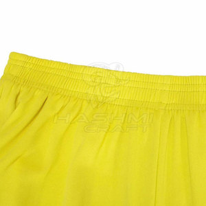 Maillot et short de football légers avec technologie de séchage rapide, tissu en maille respirant, idéal pour les températures chaudes et les matchs intenses - Product Image 6