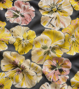 Tissu en toile de lin vintage à motif floral botanique, mélange de coton peigné biologique et de lin - Écologique, antibactérien, poids moyen - Product Image 1