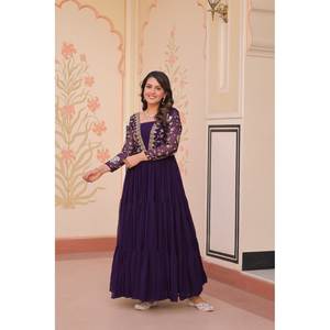 Robe de soirée faite à la main, imprimé floral, coupe trapèze, taille empire, taille XL, en mousseline de soie avec sequins et broderies Zari - Product Image 4