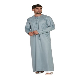 Thobes musulmans traditionnels de haute qualité personnalisés ODM conceptions arabes Jubba avec les derniers styles - Product Image 1