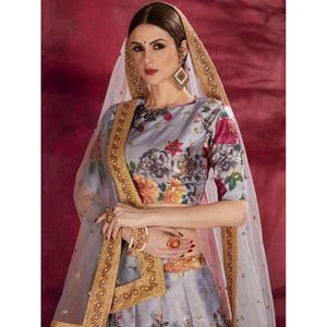 Vêtement de mariage en soie Banglori à imprimé floral gris Lehenga Choli - Product Image 4