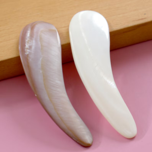 Cuillère artisanale en nacre pour huîtres, caviar et glaces, vaisselle écologique du Vietnam - Product Image 2