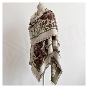 Pañuelo de Seda Cuadrado para Mujer NORTH APPROACH, Estampado Floral, Elegante, Multifuncional, Accesorio de Moda para Todas las Temporadas - Product Image 3