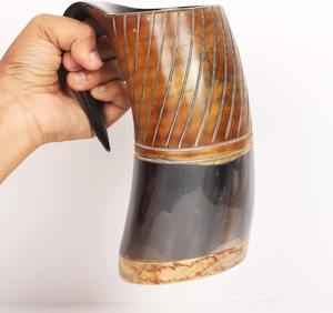 Jarra de Cuerno Natural para Beber, Fabricada en India, con Base de Madera, Estilo Vikingo, para Cerveza, Sidra y Mead, Disponible a Buen Precio - Product Image 2