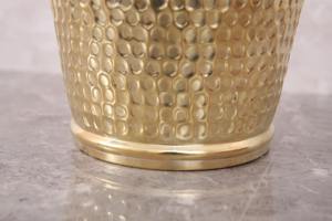 Poubelle en acier inoxydable finition or martelé, design élégant, idéale pour les chambres d'hôtel, les zones de réception et les événements, provenance Inde. - Product Image 6