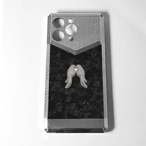 Étui de luxe personnalisable deux en un, logo d'oiseau gravé, avec grand carbone Fordge noir pour boîtier d'iPhone - Product Image 5