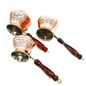 Cafetera Turca de Latón Grabada a Mano con Esmalte de Color Paisley, Cezve Ibrik con Asa de Madera, Teteras Decorativas con Patrón Floral - Product Image 6