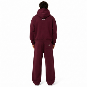 Conjuntos a juego oversize color burdeos: Sudaderas con capucha de corte holgado y pantalones de chándal de pierna ancha, de felpa de algodón de 450 GSM de alto gramaje, estilo streetwear, con logotipo personalizado. - Product Image 4