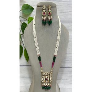 Ensemble de collier ethnique en laiton plaqué or de qualité supérieure avec perles Polki Kundan, adorable et idéal pour les mariages et les soirées, pour femmes - Product Image 2