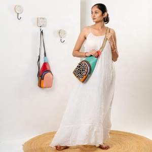 LW Véritable peau de vache Cuir Femmes Isolé Bohème Rock Sac à Dos PVC Robe Résistant à l'Eau Élégant Sac à Bandoulière National - Product Image 6