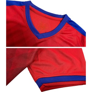 Ensemble de maillots de football pour garçons OEM 2026, dégradé rouge et bleu, col en V, manches courtes, polyester anti-humidité, uniforme toutes saisons ODM - Product Image 5