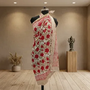 Écharpe Sarong en Coton Imprimé à la Main Motif Floral Grenade Rouge, Bordure Géométrique, Légère, Réversible, pour Femme - Product Image 4