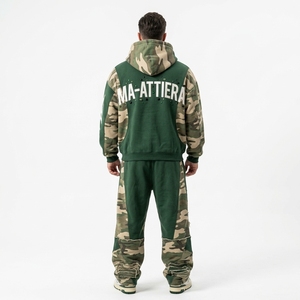 Conjunto de Sudadera con Capucha y Pantalones de Chándal para Hombre, Camuflaje Verde Beige, con Detalles de Paneles, Ajuste Holgado, Estilo Urbano, Personalizado, OEM, ODM, Venta al por Mayor - Product Image 2