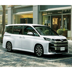 Toyota Voxy Familiar MPV de Bajo Kilometraje Disponible para Venta al Por Mayor en Excelentes Condiciones de Funcionamiento - Product Image 3