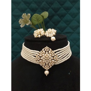 Conjunto de Collar Clásico de Latón Chapado en Oro con Moissanita e Imitación de Perla para Fiesta, Ideal para Bodas de Mujer - Product Image 1