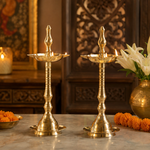 Juego de Lámparas de Aceite de Latón Hechas a Mano Kerala Nilavilakku, Diya Tradicional India, Lámpara de Pie para Puja Deepam, Decoración de Templo, Venta al por Mayor - Product Image 2